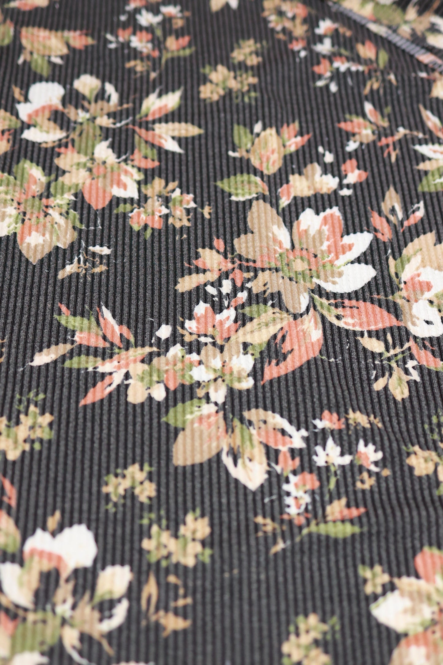 (Urban Rib) Floral On Charcoal