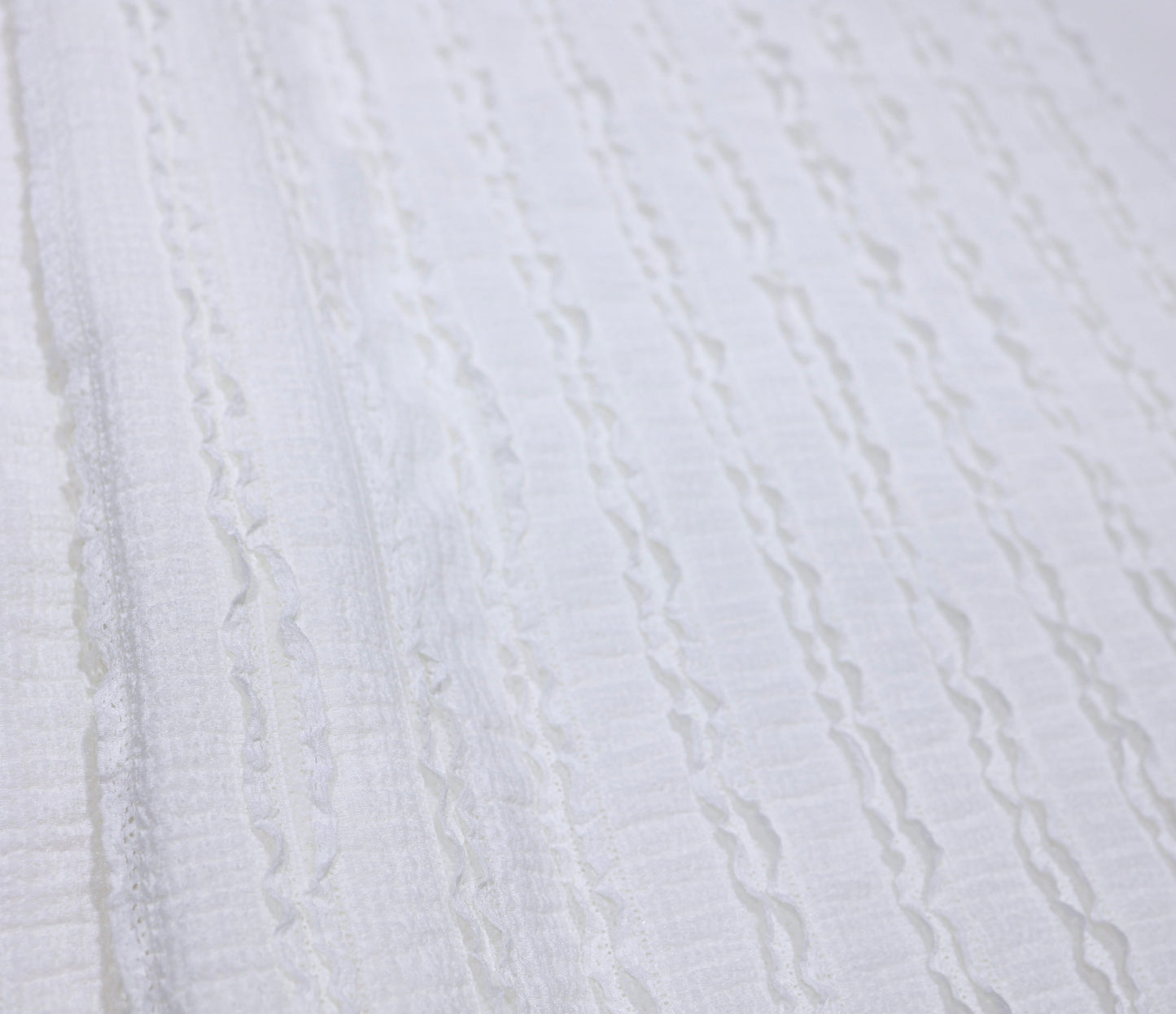 Ruffle Lace On Knit (Ivory)