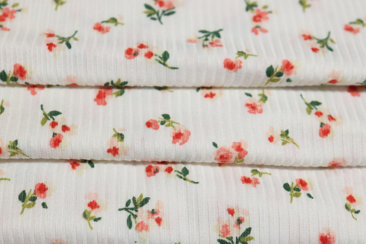 (Rib) Red Roses on White