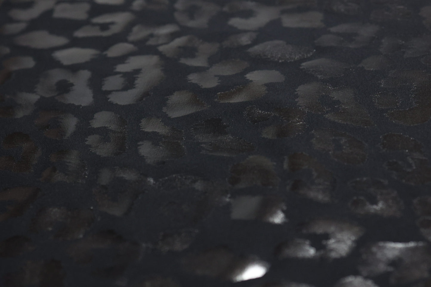 (Yoga) Cheetah Foil On Black