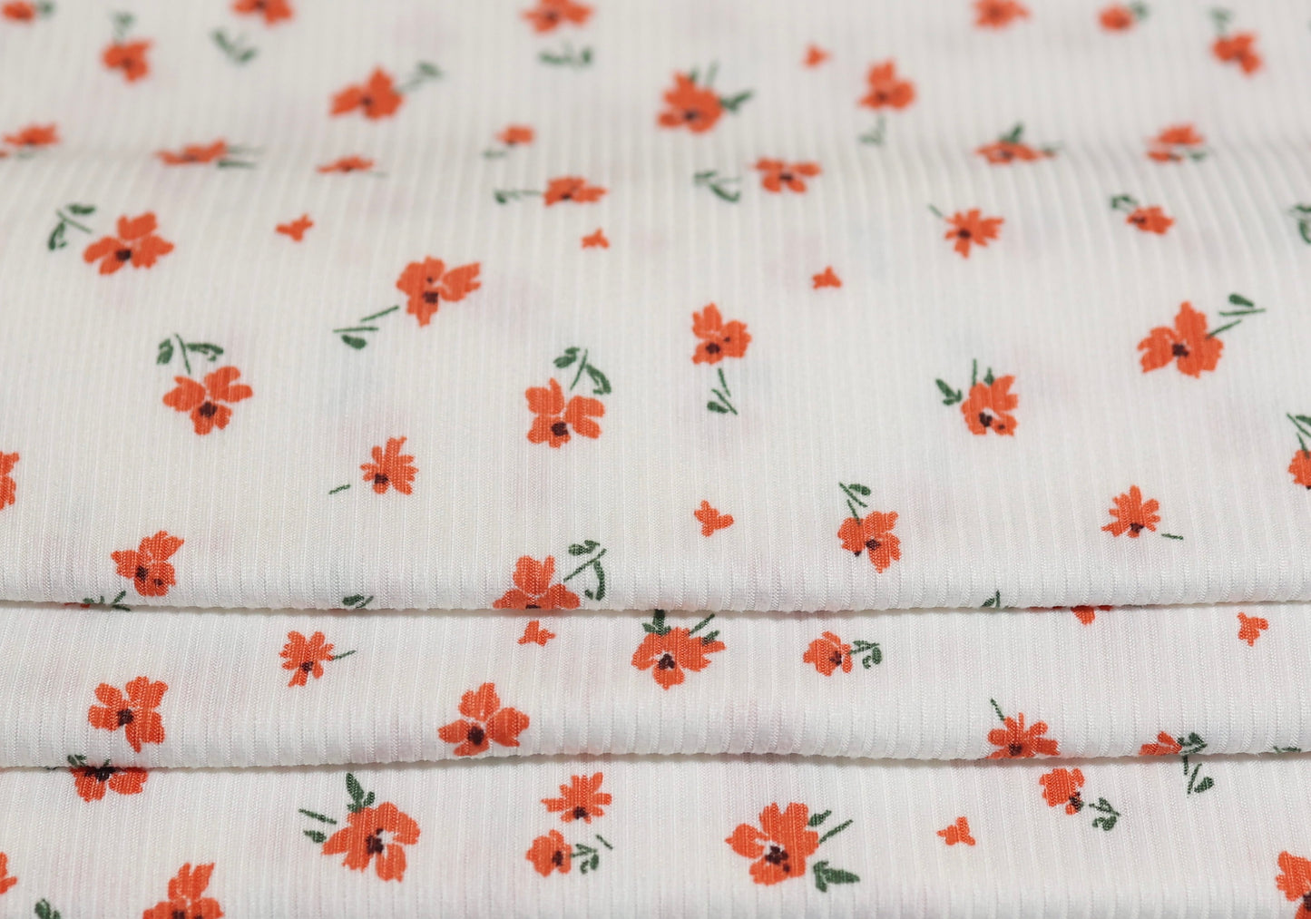 (Rib) Red Daisys on White