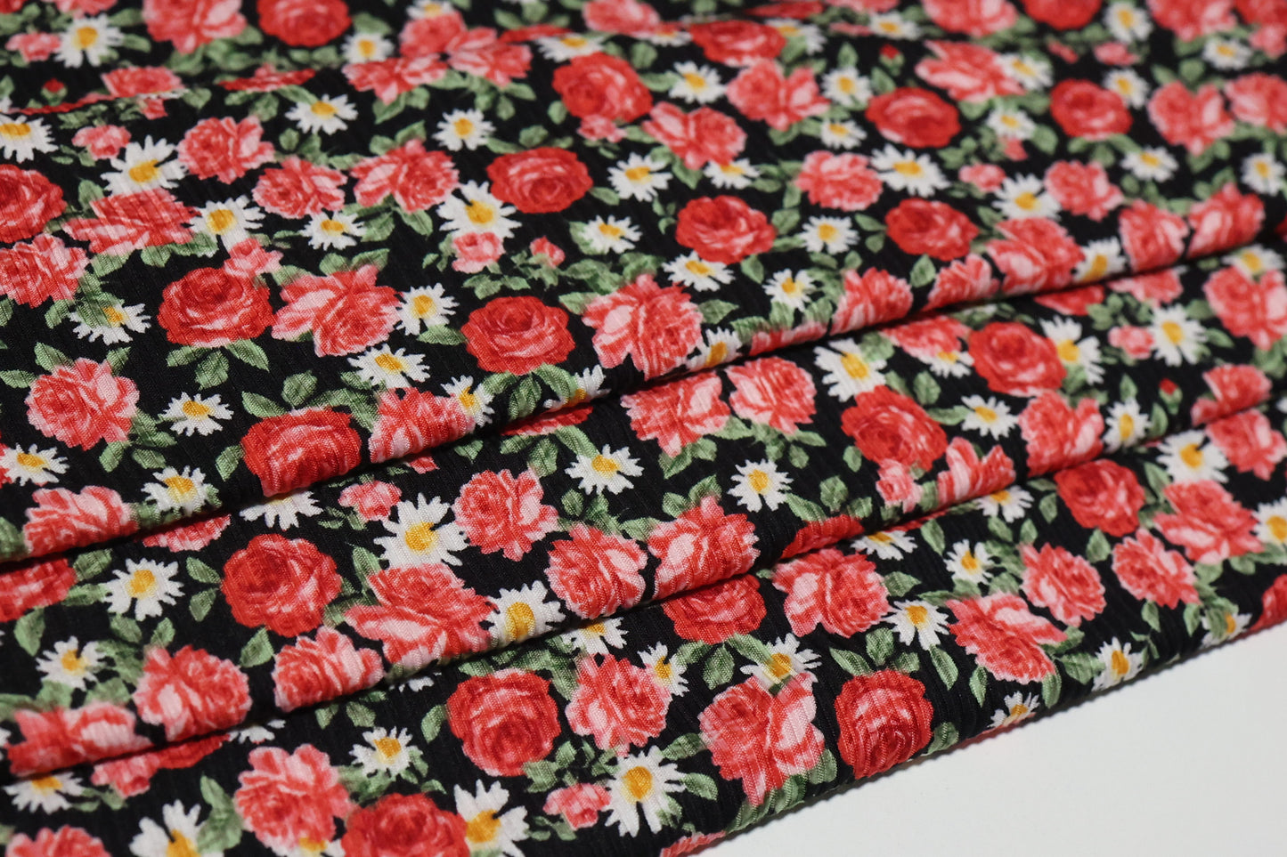 (Rib) Red Roses & Daisys On Black