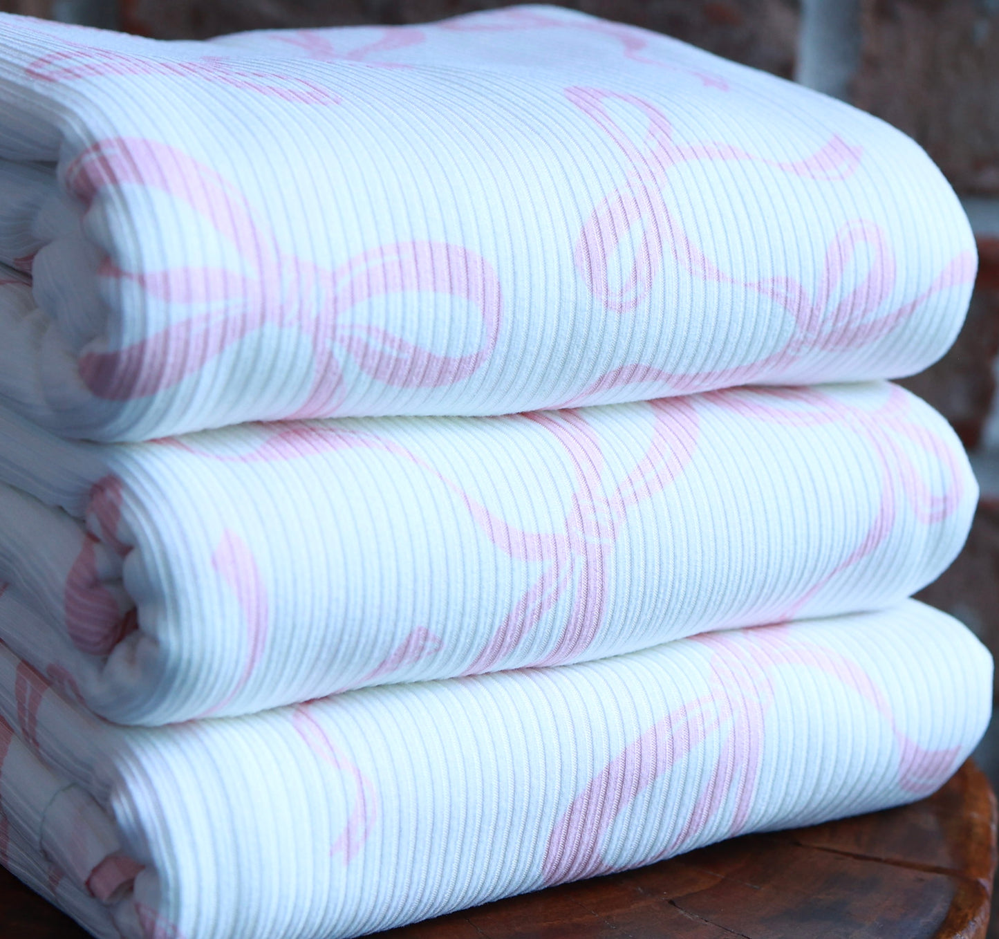 (Rib) Big Pink Bows On Ivory