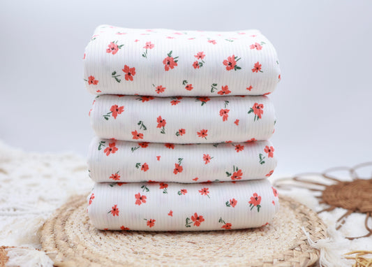 (Rib) Red Daisys on White