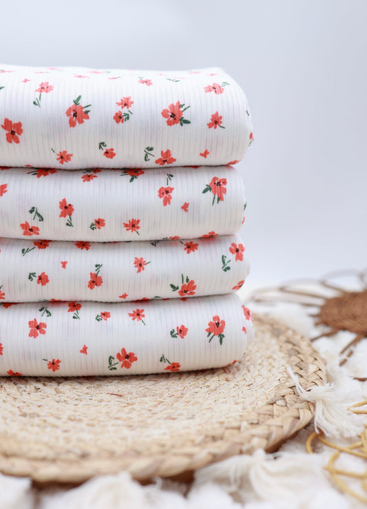 (Rib) Red Daisys on White