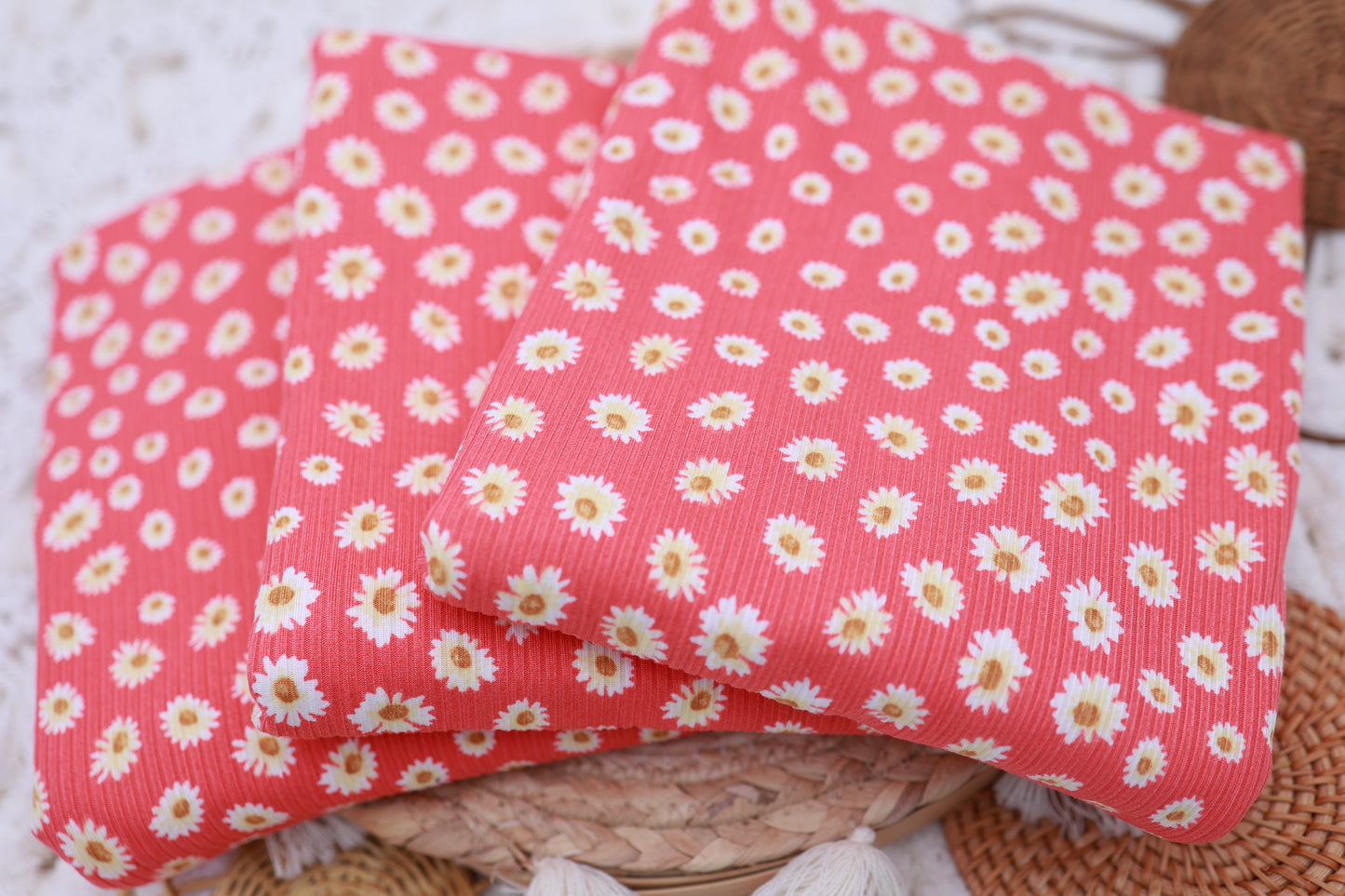 (4X2 Rib) Coral With White Daisy