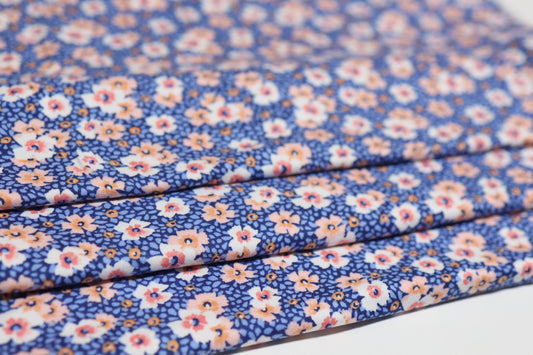 (DBP) Creamy Daisys on Royal Blue