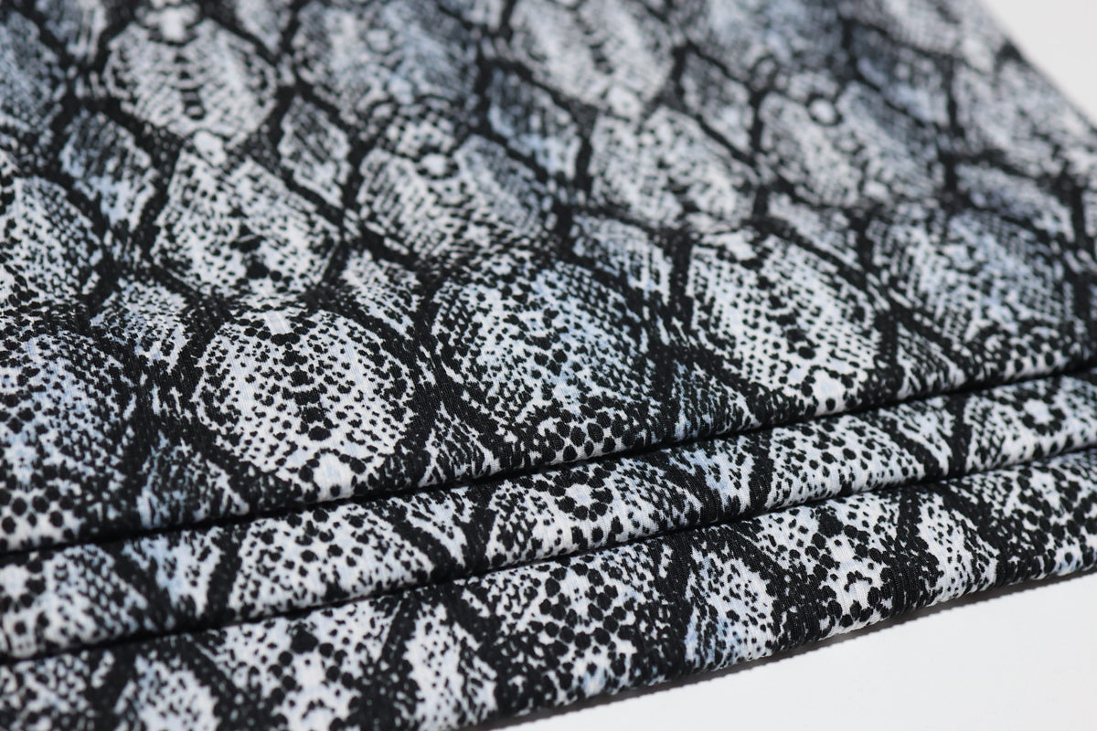 (Rib) Snake Skin Black