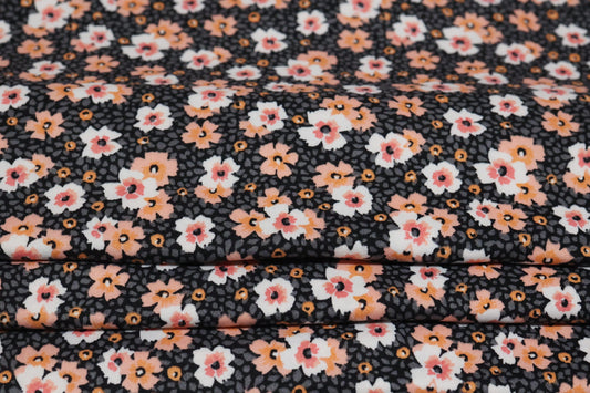 (DBP) Creamy Daisys on Black