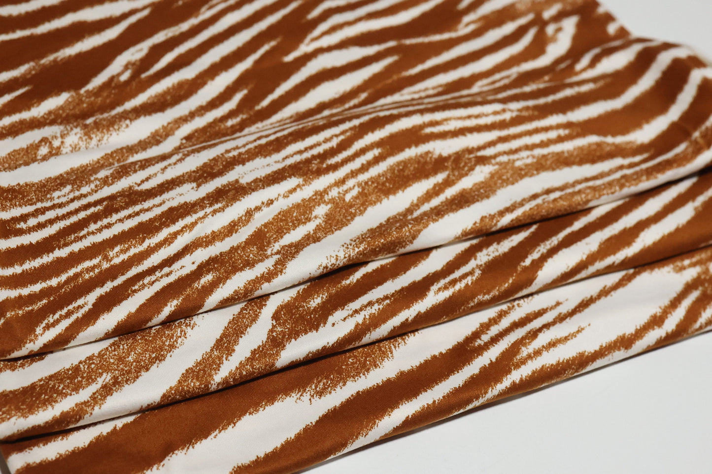 (DBP) Brown Tiger Stripes On White