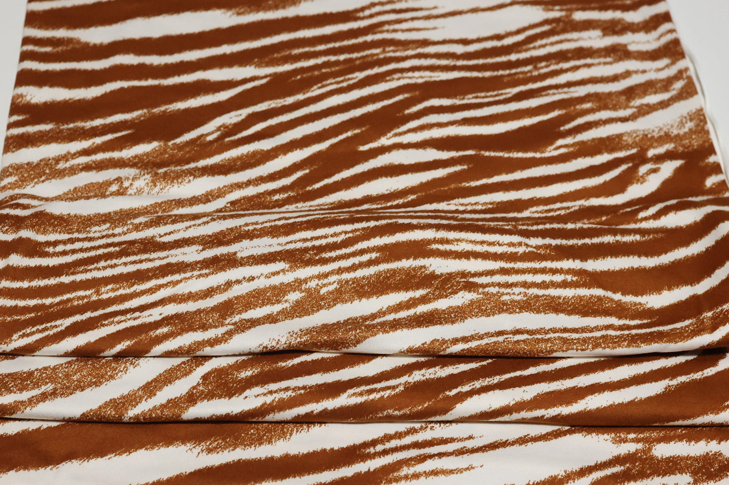 (DBP) Brown Tiger Stripes On White