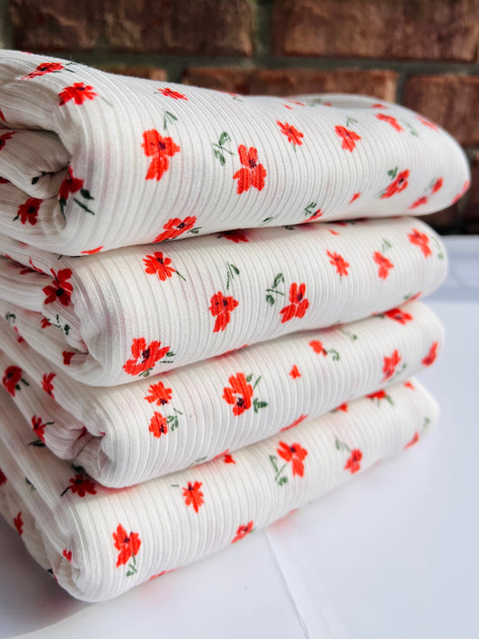 (Rib) Red Daisys on White